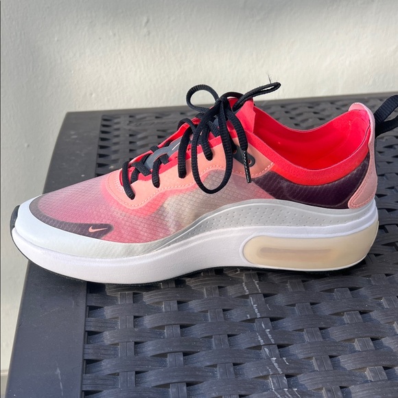 Nike Women's Nike Wmns Air Max Dia SE 'Flash Crimson' - Picture 5 of 10